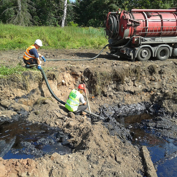 Ex-situ removal of heavy oil